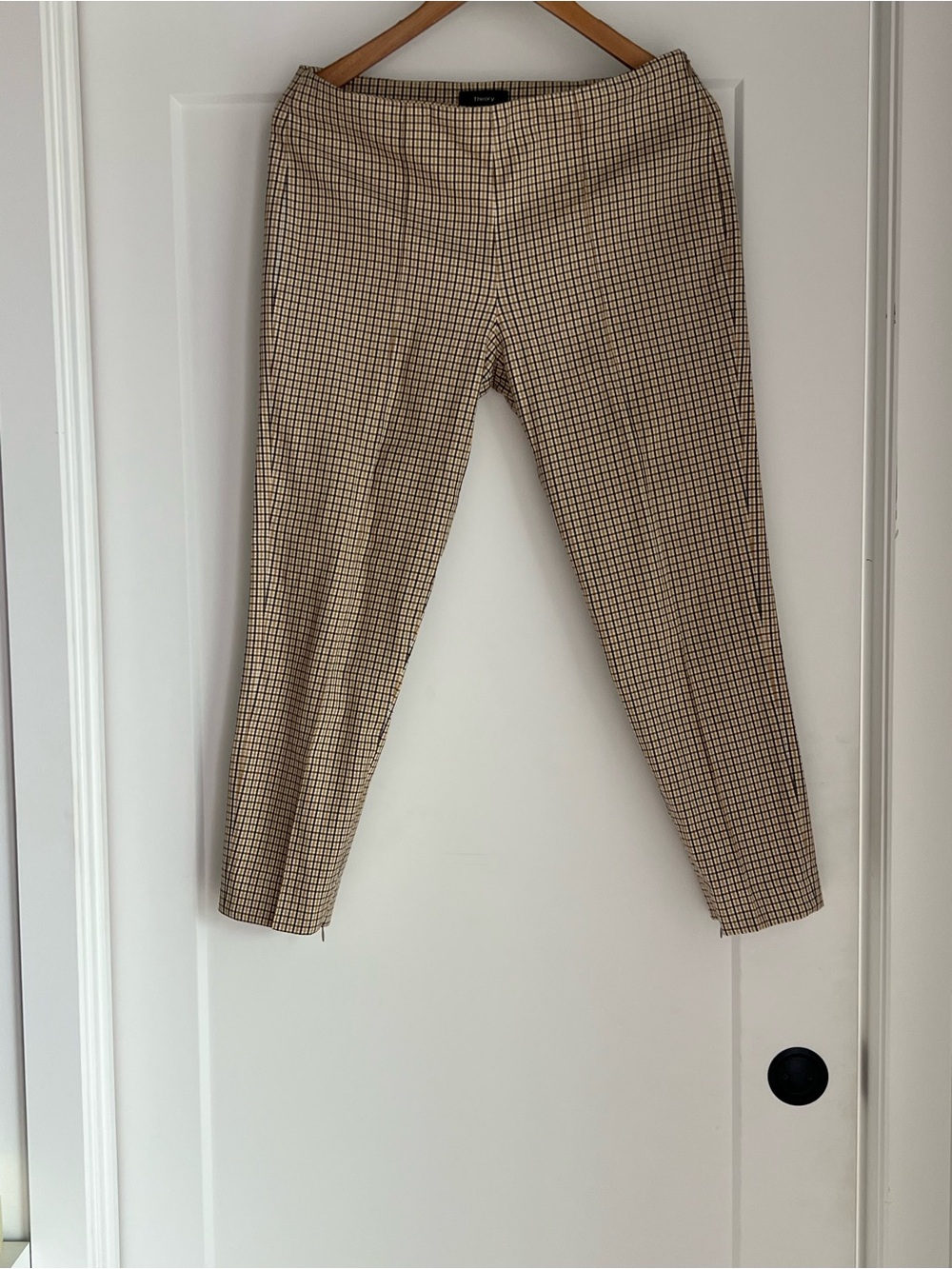 Theory Women's Ankle Cropped Checkered Pants in Beige and Black